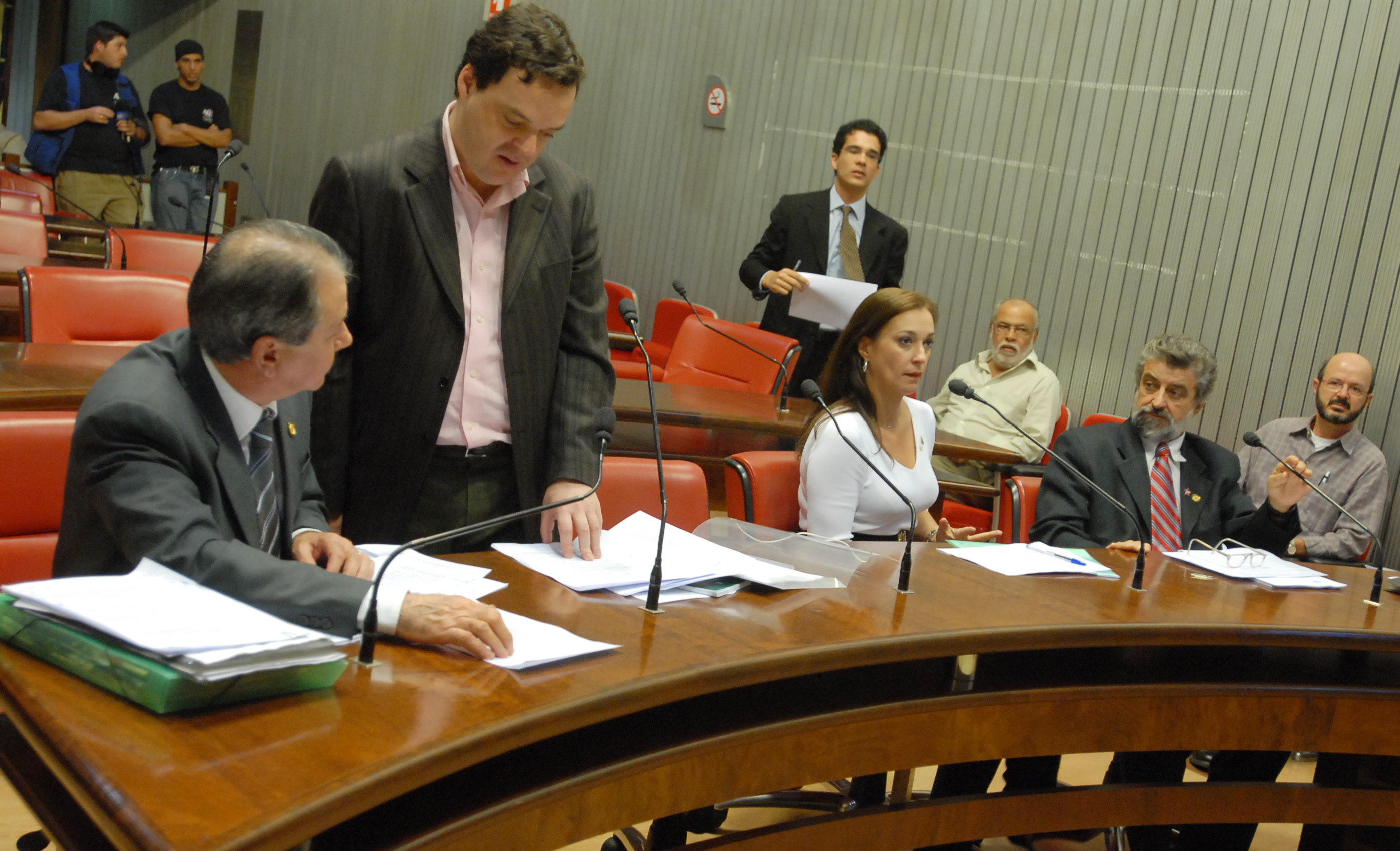 Reunio da Comisso de Sade da Assemblia<a style='float:right;color:#ccc' href='https://www3.al.sp.gov.br/repositorio/noticia/03-2008/Saude MAU_0001.jpg' target=_blank><i class='bi bi-zoom-in'></i> Clique para ver a imagem </a>